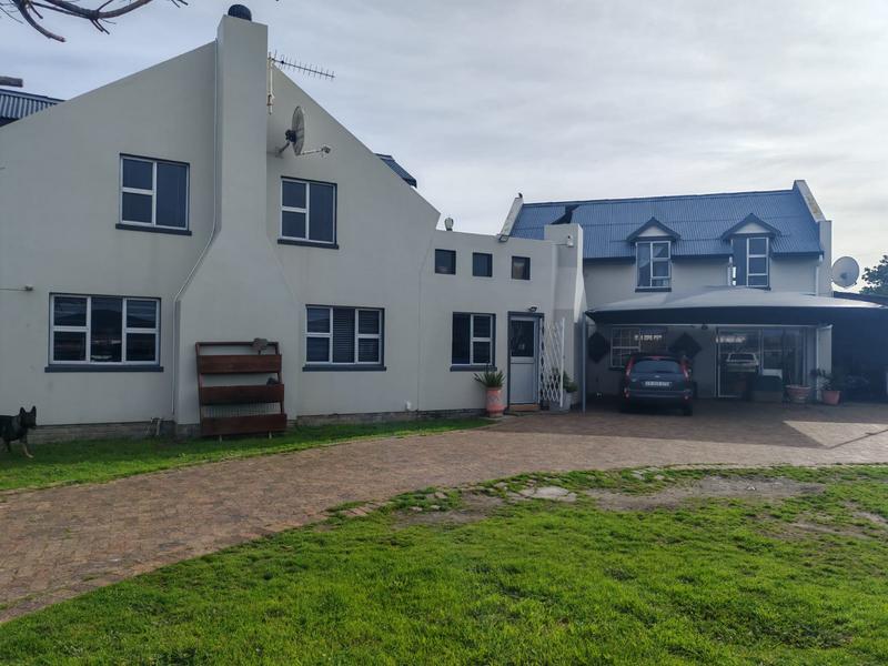 6 Bedroom Property for Sale in Sandbaai Western Cape